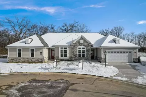 445 Prairie Song #0702, Waukesha, WI 53188