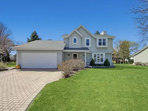 1282 Heather, Oconomowoc, WI 53066