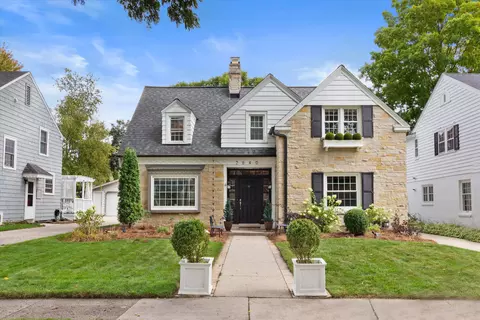 2640 N 89th, Wauwatosa, WI 53226