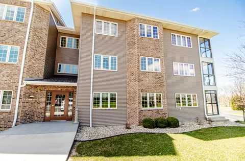 251 Oconomowoc, Oconomowoc, WI 53066