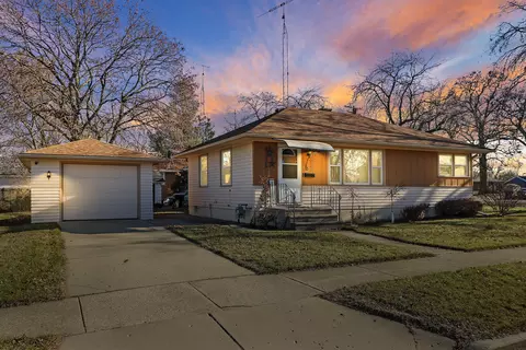 5933 42nd, Kenosha, WI 53144