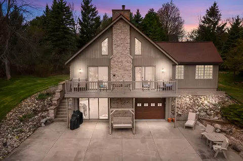 200 Silver Bch, Cedar Grove, WI 53013