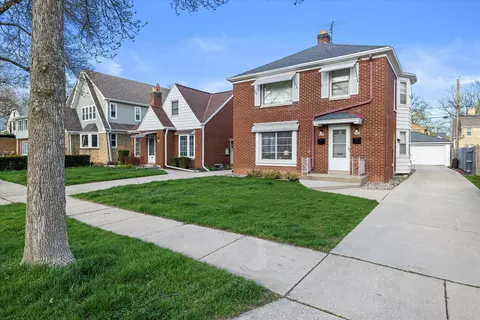 2028 N 86th #2030, Wauwatosa, WI 53226