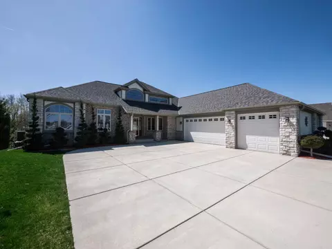 2274 Brookside, Jackson, WI 53037