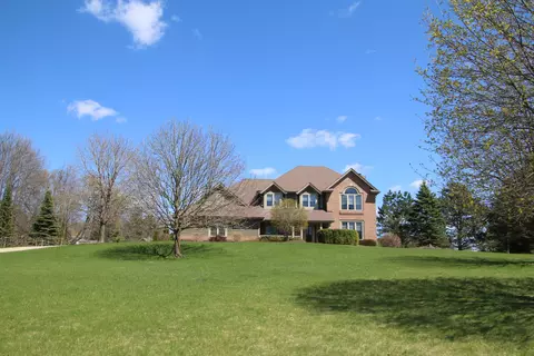 1430 Hilltop Vw, Hubertus, WI 53033