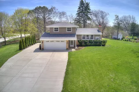 260 Rip Van Winkle, Waukesha, WI 53186