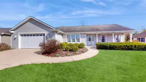 1465 Serena, Burlington, WI 53105
