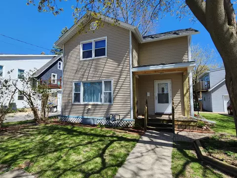 111 S Maple, Oconomowoc, WI 53066