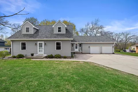 4453 S Moorland, New Berlin, WI 53151