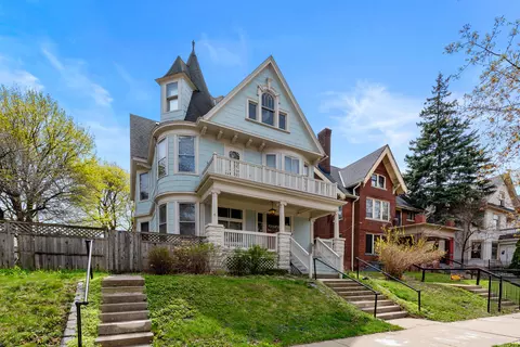 2813 W Juneau #2815, Milwaukee, WI 53208
