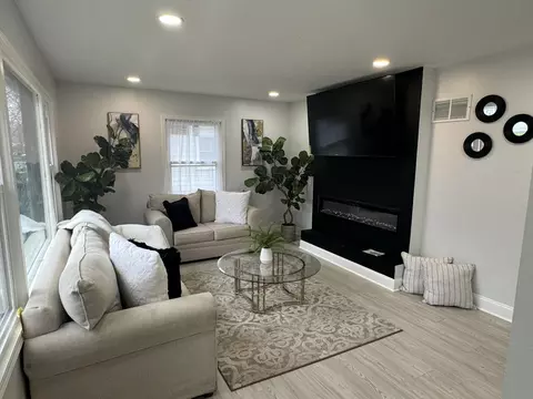 8132 W Kathryn, Milwaukee, WI 53218