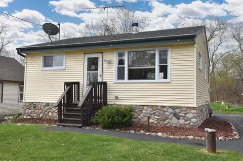 4907 Lakeview, Hubertus, WI 53033