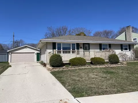 854 Lawton, Manitowoc, WI 54220