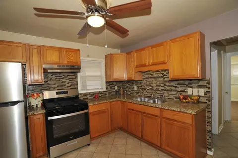 232 S 68th, Milwaukee, WI 53214