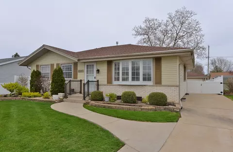 6843 Lone Elm, Racine, WI 53402