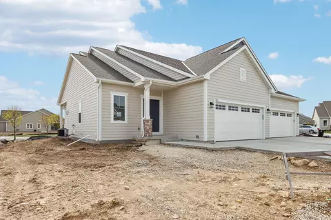 793 Bridlewood, Hartford, WI 53027