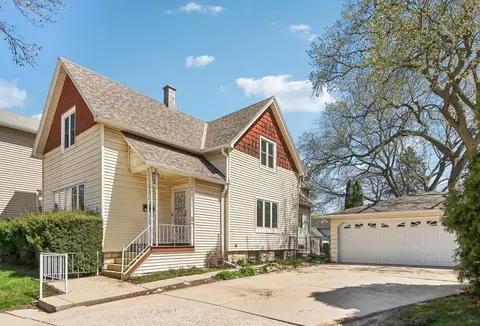 1334 N 72nd, Wauwatosa, WI 53213