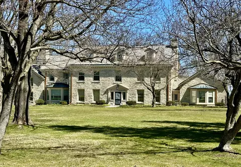 7272 N N Brg, Fox Point, WI 53217