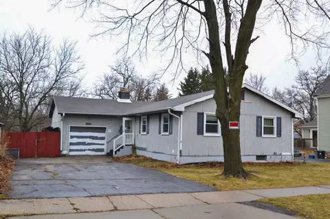 316 S Main, Delavan, WI 53115