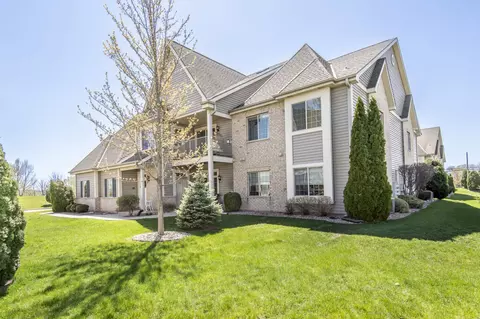 1353 Rose #42, Waukesha, WI 53186