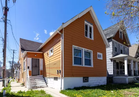 1323 S 19th, Milwaukee, WI 53204