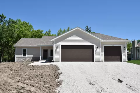 21520 W W Vly, New Berlin, WI 53146
