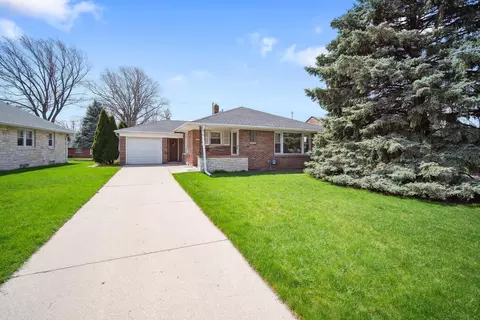 5443 W Hayes, West Allis, WI 53219