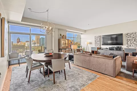 106 W Seeboth #720, Milwaukee, WI 53204