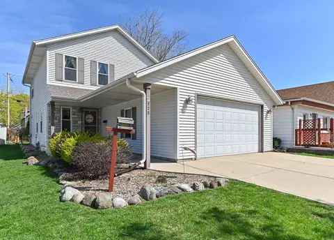 328 Coolidge, Waukesha, WI 53186