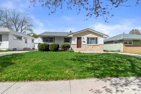 7836 W Hope, Milwaukee, WI 53222