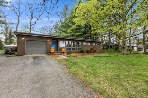 1132 Main, Delafield, WI 53018