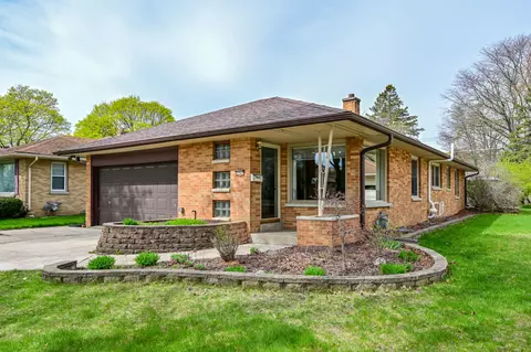 2941 S 80th, West Allis, WI 53219