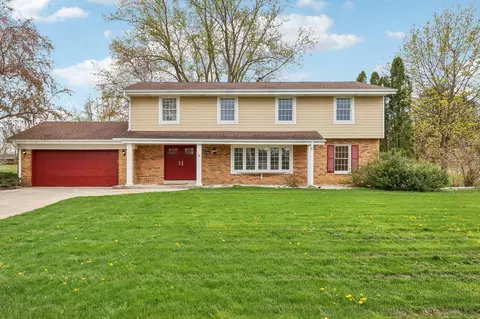 18465 Surrey, Brookfield, WI 53045