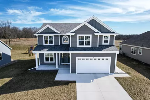 541 Edgewater, West Bend, WI 53095