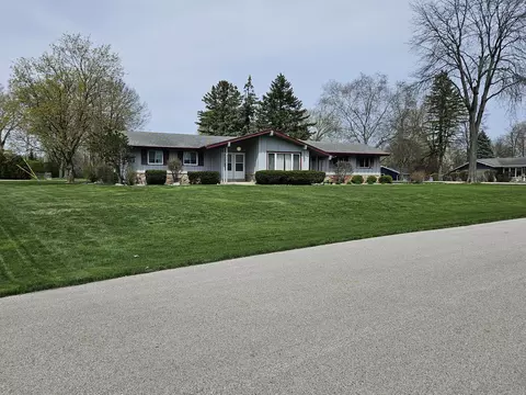 21800 Locksley, Brookfield, WI 53045