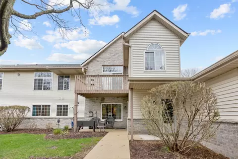4977 W Maple Leaf, Greenfield, WI 53220