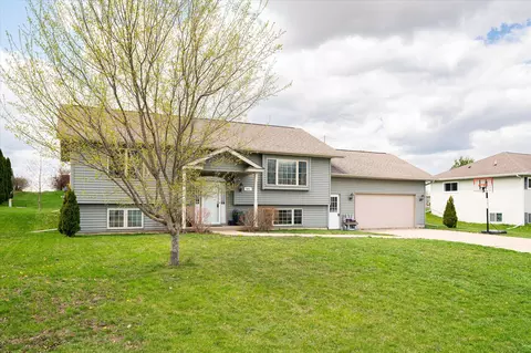 803 Derek, Viroqua, WI 54665