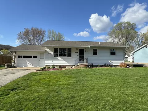 608 5th, La Crescent, MN 55947