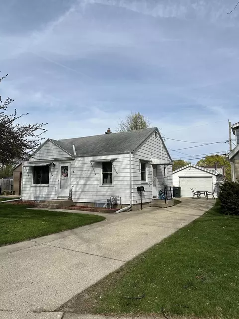 2430 S Buchanan, West Allis, WI 53219