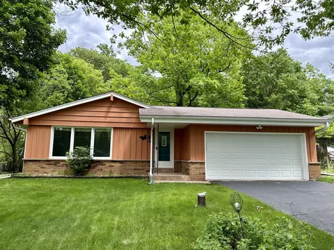 w274n2668 Oak, Pewaukee, WI 53072