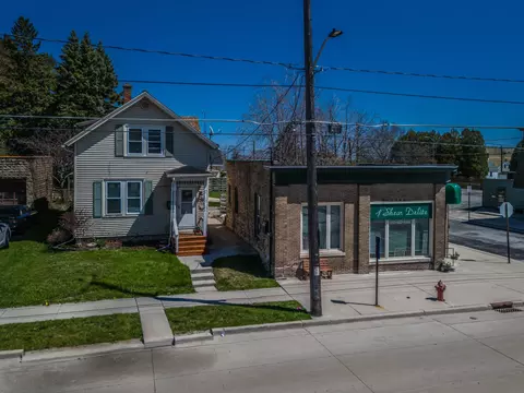 1717 S 10th, Manitowoc, WI 54220