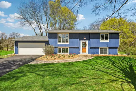 475 Bron Derw, Wales, WI 53183