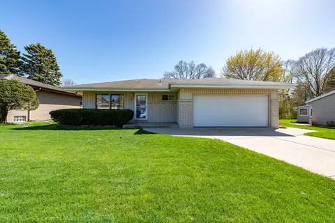 205 Parkway, South Milwaukee, WI 53172