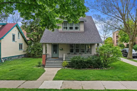3837 N Cramer, Shorewood, WI 53211