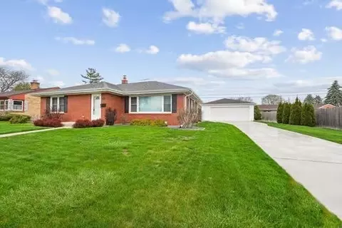 3522 Poe, Racine, WI 53405