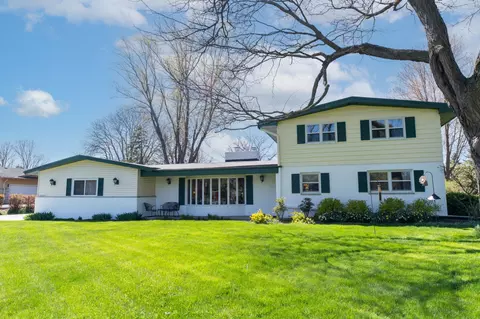 w159n5527 Lavender Lilac, Menomonee Falls, WI 53051