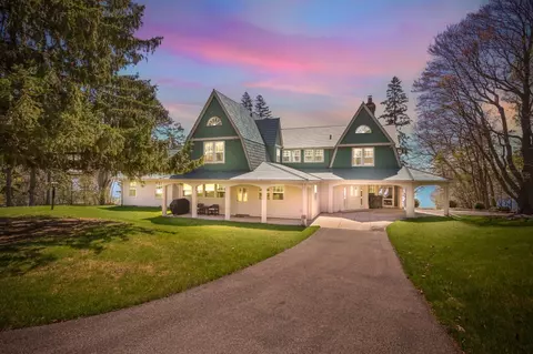 2900 North Shr, Delavan, WI 53115
