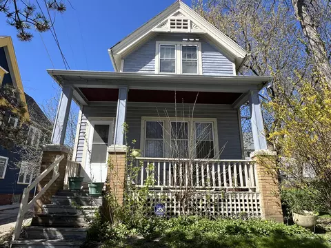 124 E Meinecke, Milwaukee, WI 53212