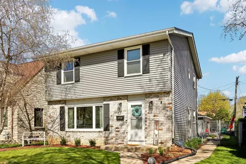 2034 S 107th, West Allis, WI 53227