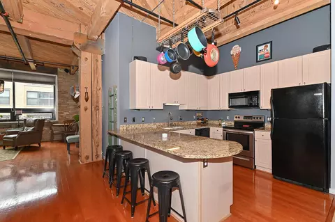 234 E Reservoir #304, Milwaukee, WI 53212